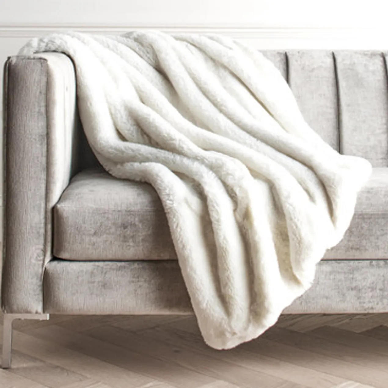 Chinchilla Throw - White