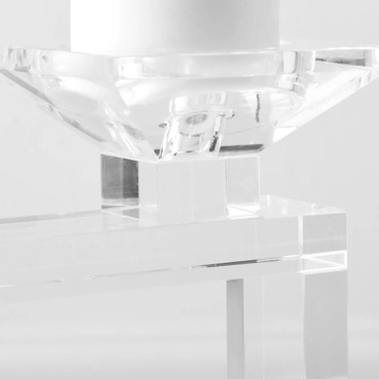 Linx Pillar Holder