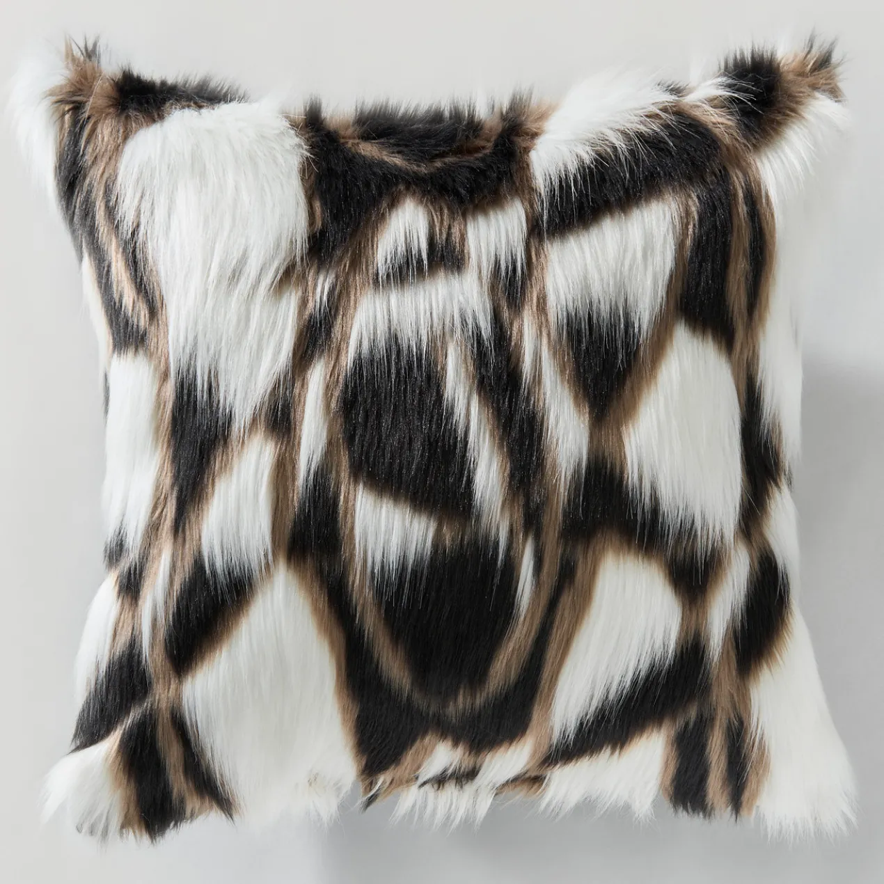Neve Pillow 18"