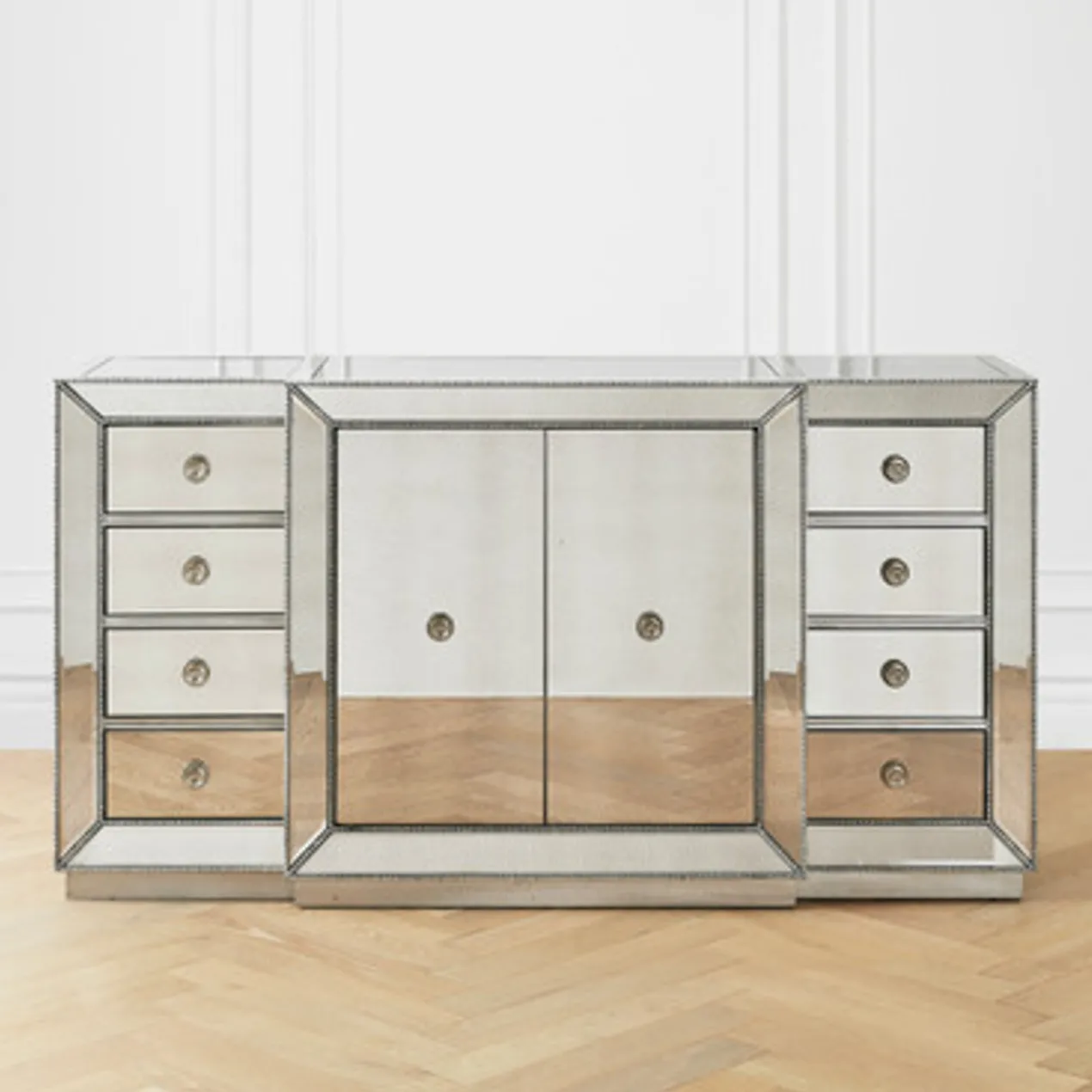 Omni Mirrored Buffet