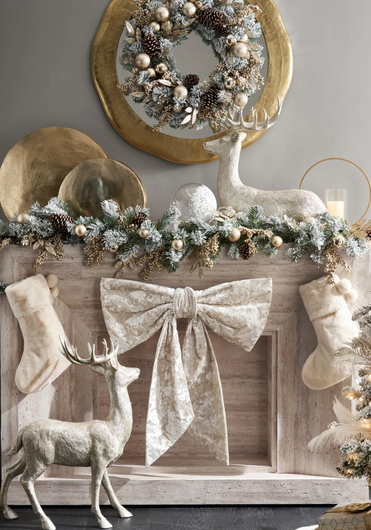 Oversized Crushed Vevlet Bow 28"- Cream