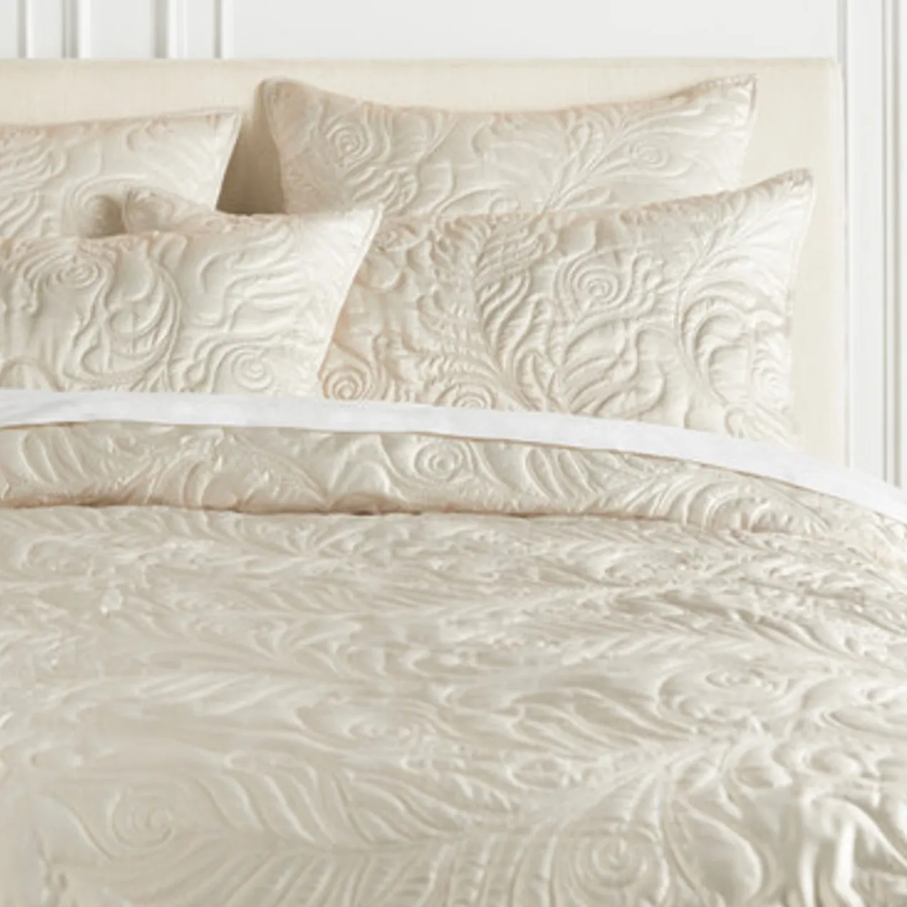 Peacock Bedding - Champagne